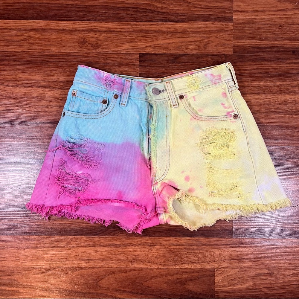 501 Levi’s Button Fly Tie dye denim short shorts 28 - pls read below